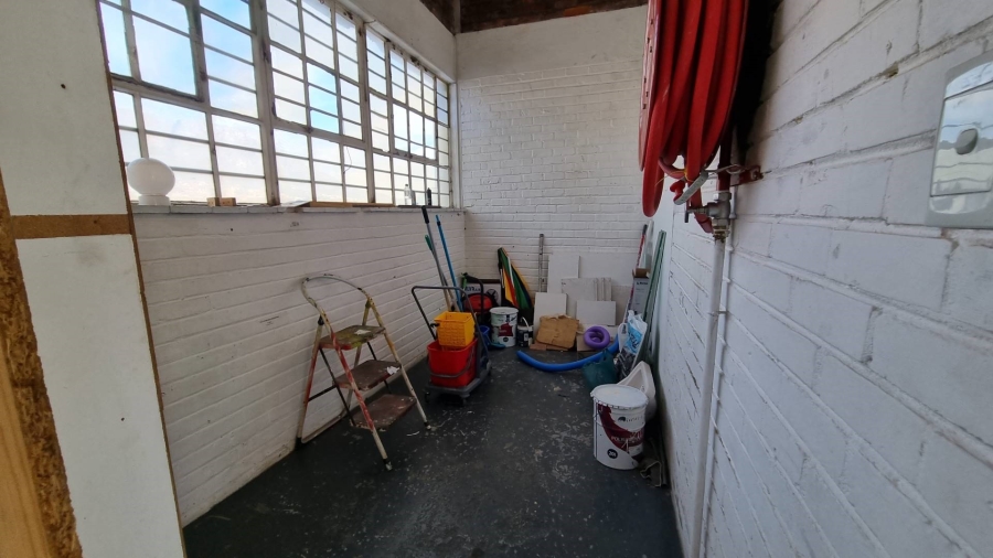 To Let Commercial Property for Rent in Woodstock Western Cape